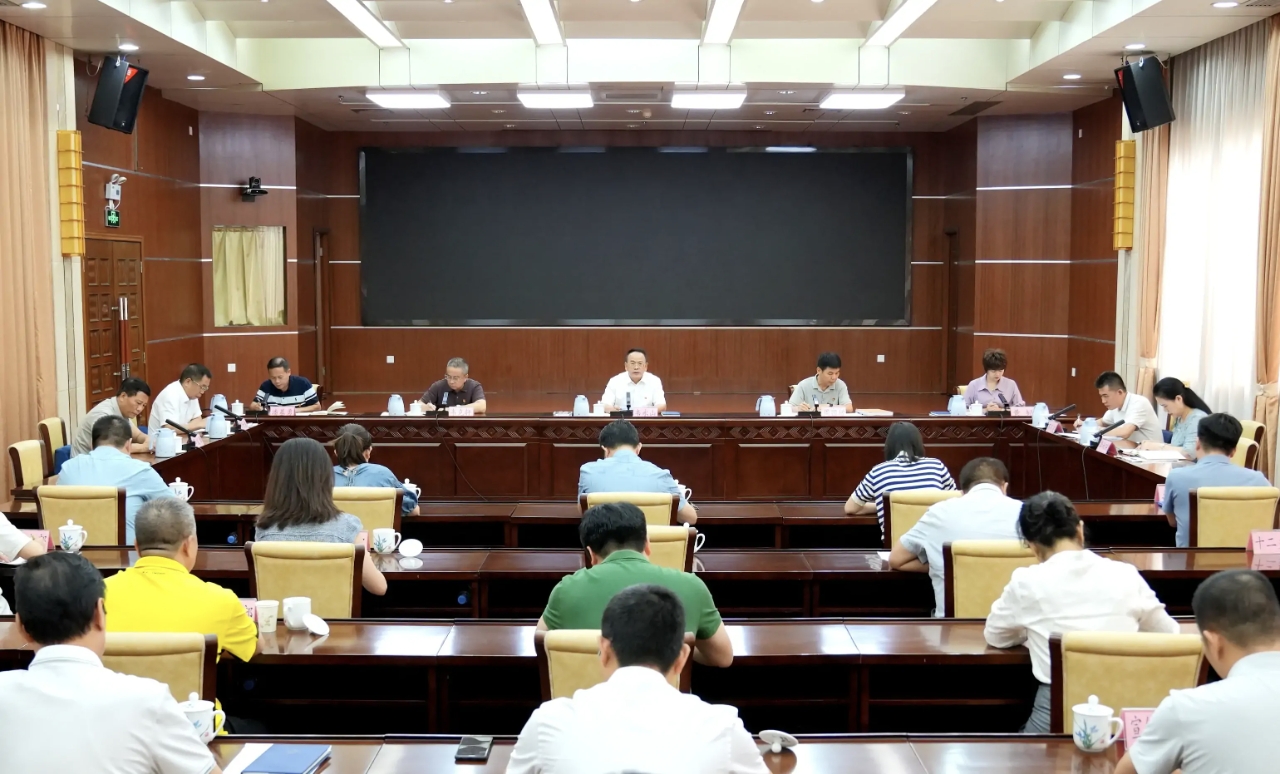 桂工网视第488期:自治区总工会召开党组理论学习中心组2025年第4次专题集中学习会