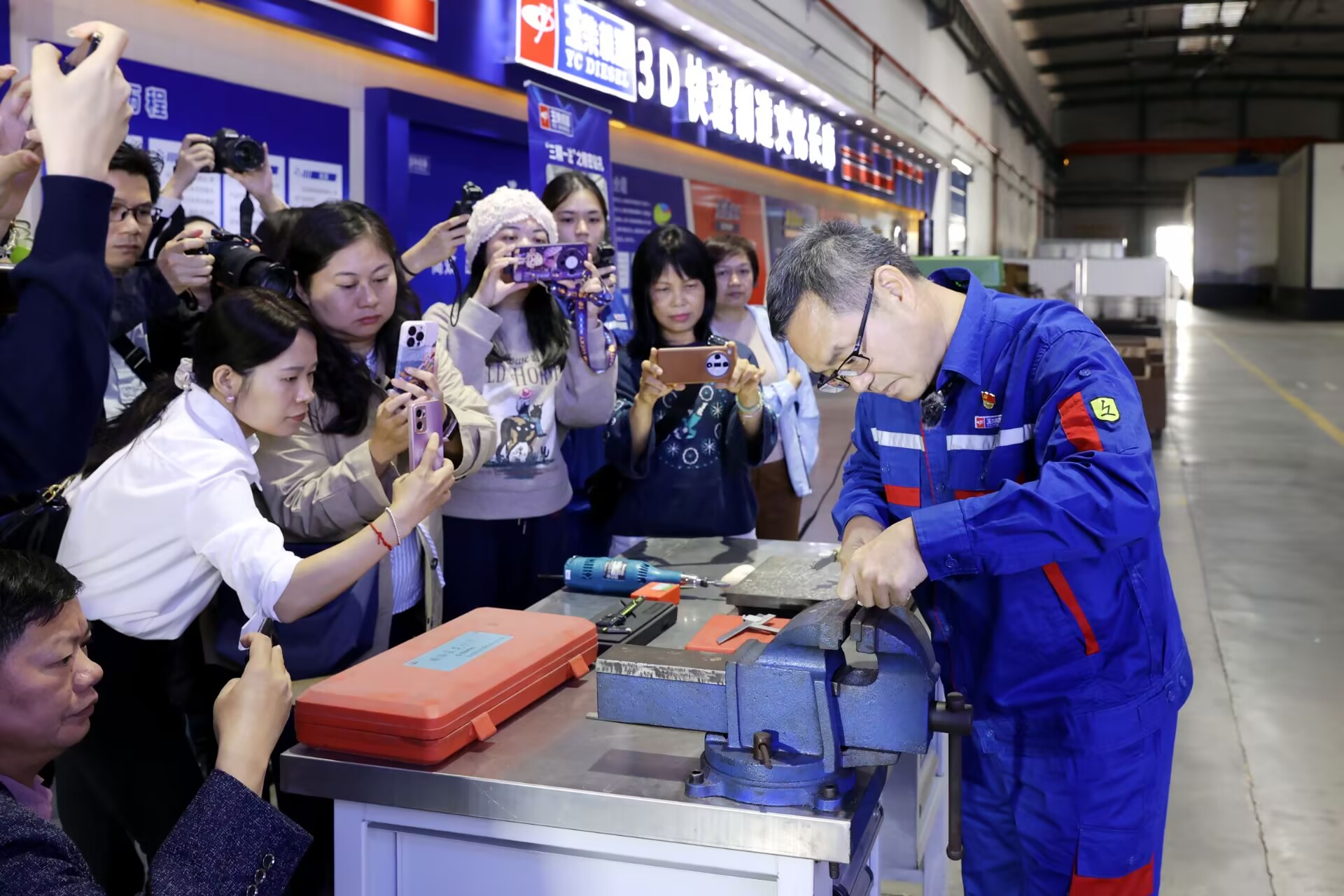 桂工网视第498期:2025年大国工匠(广西)集体主题采访活动举行